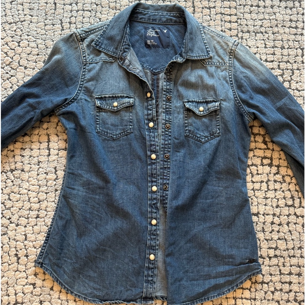 Xs Abercrombie fitted denim shirt